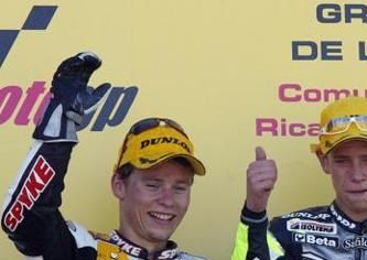 Stoner, vencedor ante Jenkner y Barberá