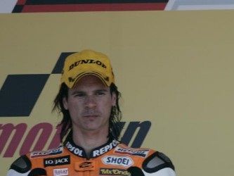 Pedrosa estrenó el año como acabó el anterior: ganando