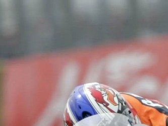 Pedrosa finalmente doblegó a De Puniet, a pesar de que el francés lideró buena parte de la prueba
