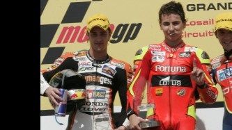 Lorenzo, victorioso en el podio junto a Dovizioso y Locatelli