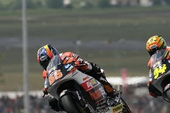 Takhashi vencío a Dovizioso, su compañero de equipo, en Le Mans