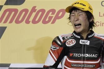 Tomizawa, primer ganador de la historia de Moto2
