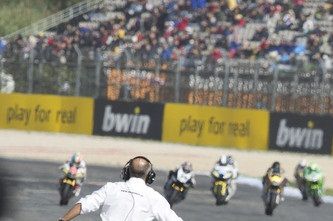 Bradl batió sobre la línea de meta a Baldolini