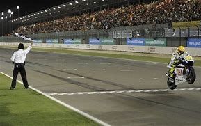 Rossi, primer líder del mundial