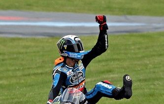 Segunda victoria del año para Rins