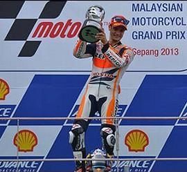 Pedrosa apuraba sus opciones al título con la victoria de Sepang