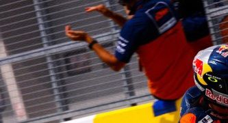 Miller y Binder, en un pañuelo. Ganó el australiano