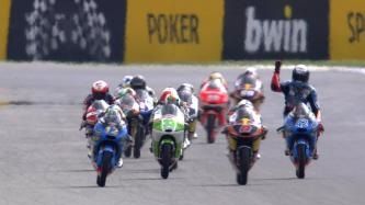 Rins celebró su victoria una vuelta antes