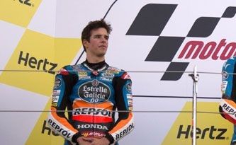 Rins se estrenó, con Márquez y Bastianini en el podio