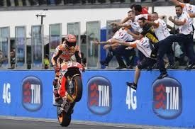 Márquez acertó en la estrategia y ganó en Misano