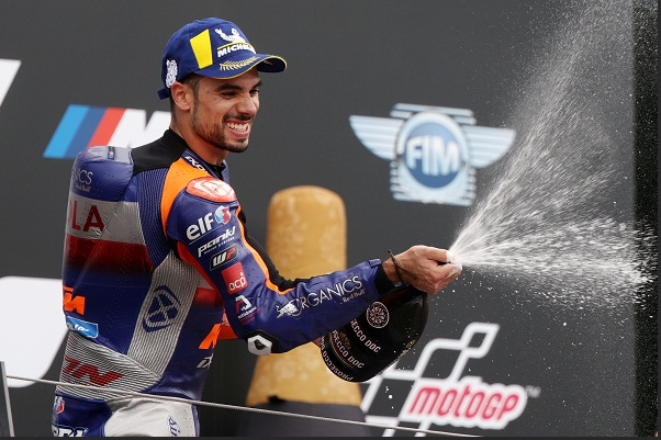 Oliveira aprovechó el regalo de Miller y Pol e hizo historia para Portugal