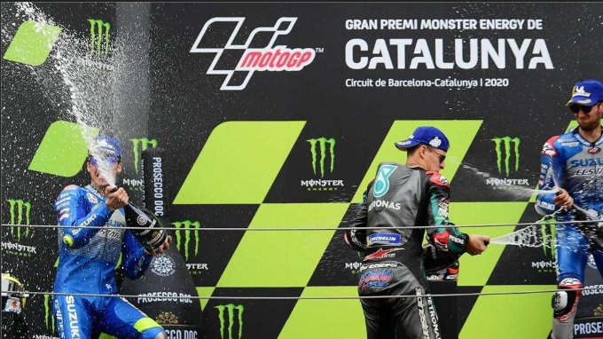 Quartararo ganó por delante de las dos Suzuki