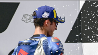 Dovizioso volvió a ganar, un año después, de nuevo en Austria. Mir fue segundo y se estrenó en el podio de MotoGP