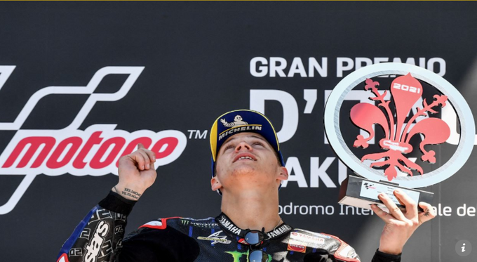 Quartararo ganó su tercera carrera del año, en Mugello, y se acordó de Dupasquier en el podio.