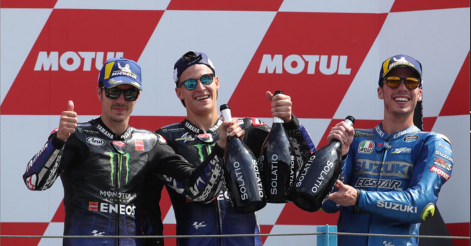 Quartararo se escapó para ganar en Assen y Viñales y Mir lo acompañaron en el podio